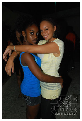 beach_house_sat_launch_nov01-055