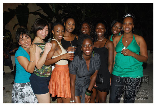 beach_house_sat_launch_nov01-057