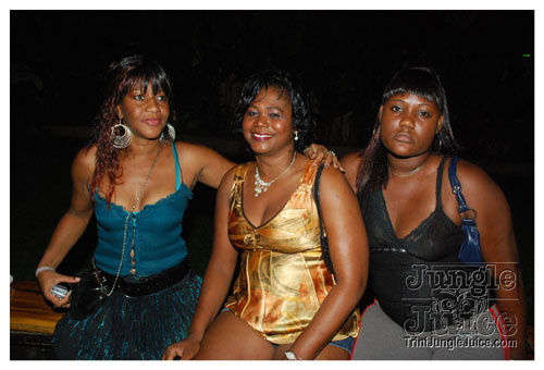 beach_house_sat_launch_nov01-059