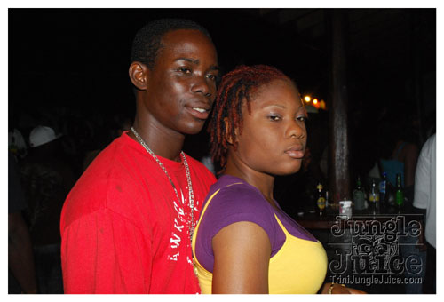 beach_house_sat_launch_nov01-060