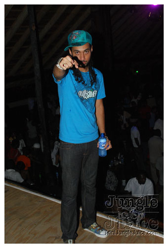 beach_house_sat_launch_nov01-077