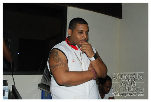 beach_house_sat_launch_nov01-082