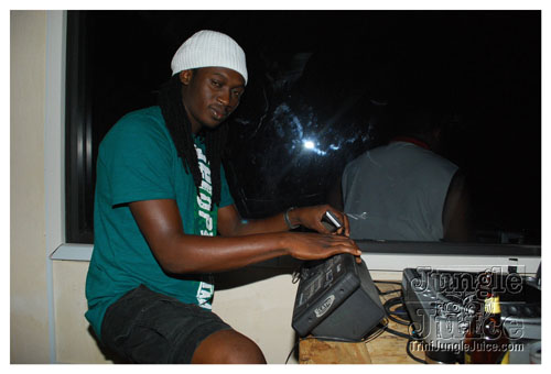 beach_house_sat_launch_nov01-090