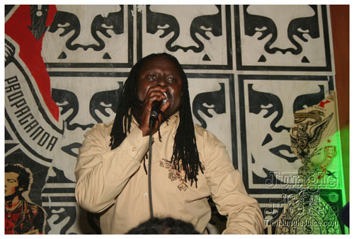 breakfast_in_bed-069