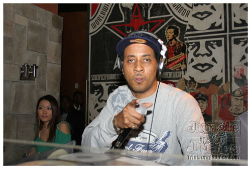 breakfast_in_bed-083