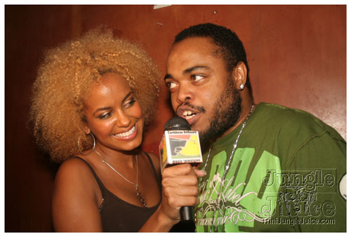 breakfast_in_bed-116