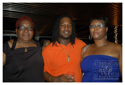 big_people_boatride_08-017