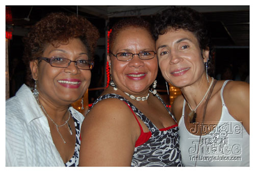 big_people_boatride_08-018