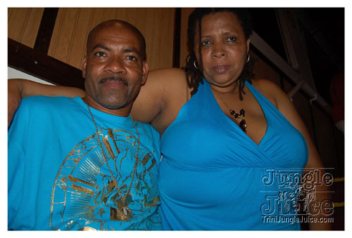 big_people_boatride_08-021