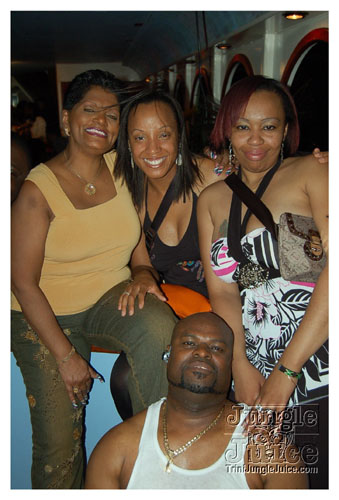 big_people_boatride_08-030