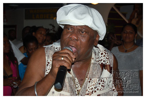 big_people_boatride_08-043