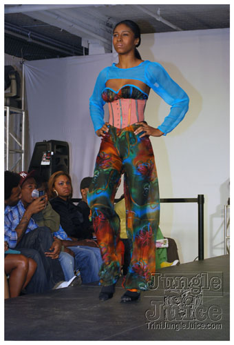 bk_fashion_week_oct2k8-100