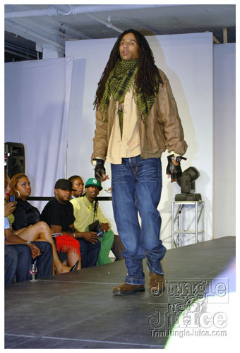 bk_fashion_week_oct2k8-127