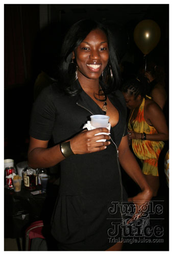 black_and_gold_mar29-023