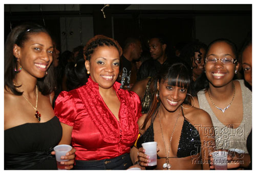 black_and_gold_mar29-026