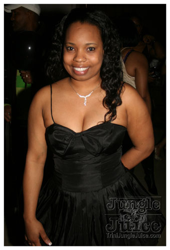 black_and_gold_mar29-034