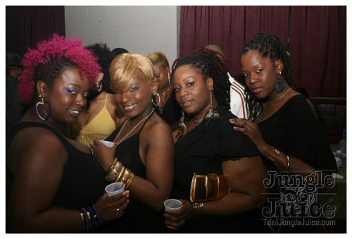 black_and_gold_mar29-039