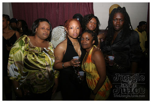 black_and_gold_mar29-043