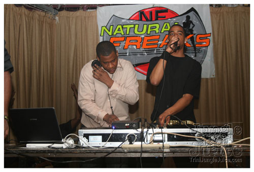 black_and_gold_mar29-045