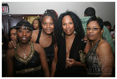 black_and_gold_mar29-054