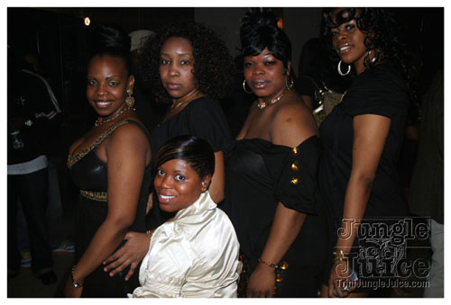 black_and_gold_mar29-078