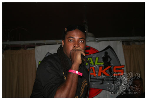 black_and_gold_mar29-107