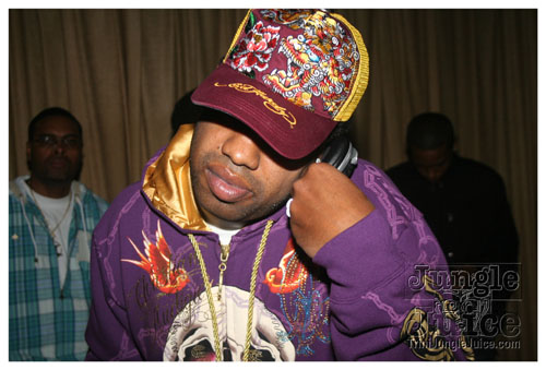 black_and_gold_mar29-115