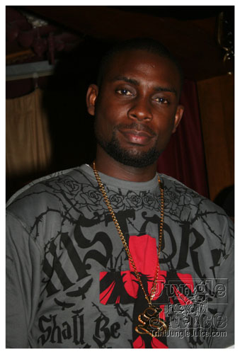 black_and_gold_mar29-119