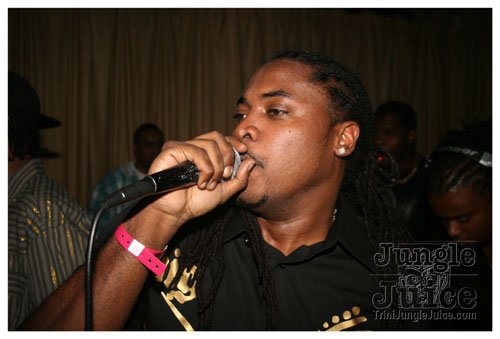 black_and_gold_mar29-132