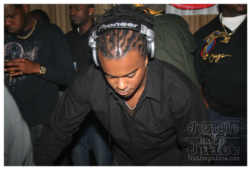 black_and_gold_mar29-133