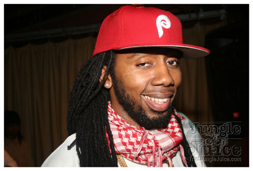 black_and_gold_mar29-150