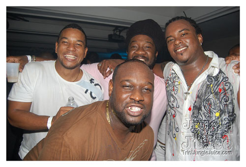 black_n_white_oct10-096