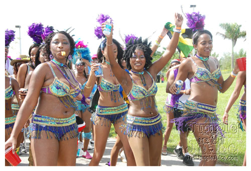 broward_carnival_2008_pt1-079