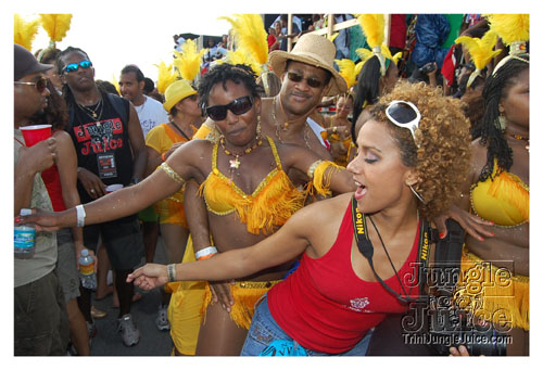 broward_carnival_2008_pt1-223