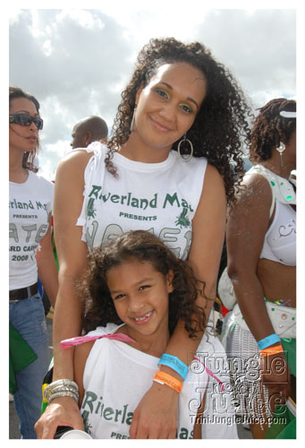 broward_carnival_2008_pt2-002