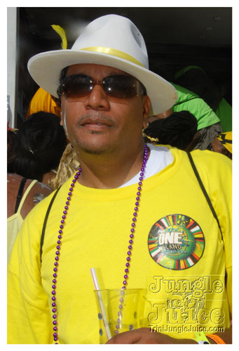 broward_carnival_2008_pt2-044