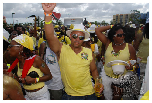 broward_carnival_2008_pt2-067