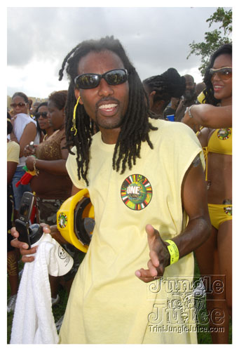 broward_carnival_2008_pt2-080