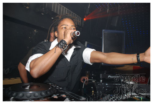 busspepper_nuts_tribute_nov22-046