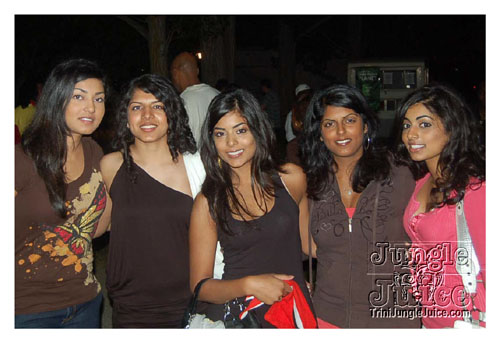 carnival_in_yuh_backyard_08-028