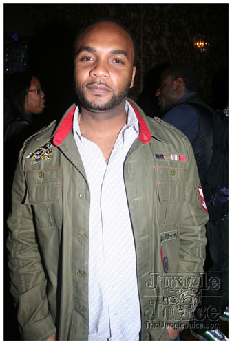 contagious3_nov26-004