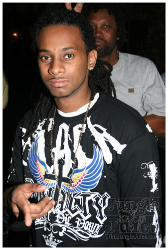 contagious3_nov26-012