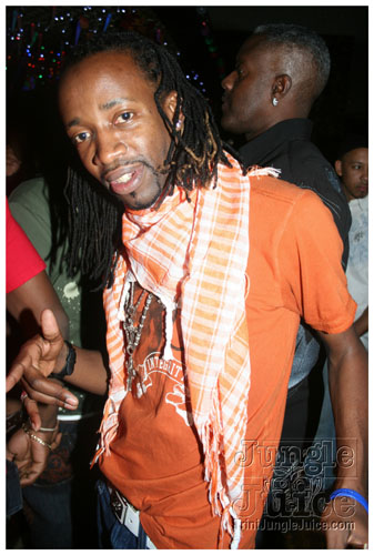 contagious3_nov26-020