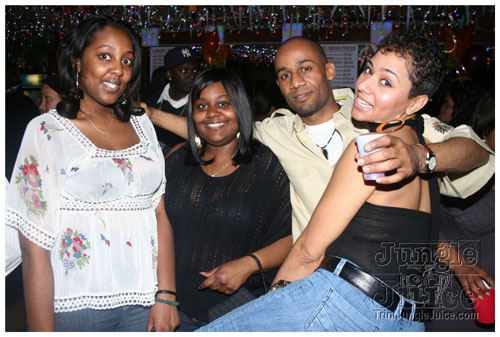 contagious3_nov26-057