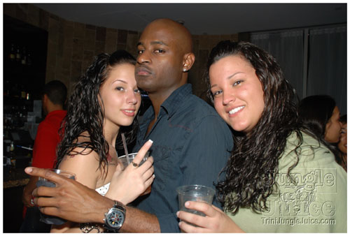 curious_the_rebirth_2008-007