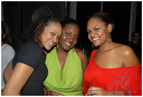 curious_the_rebirth_2008-017