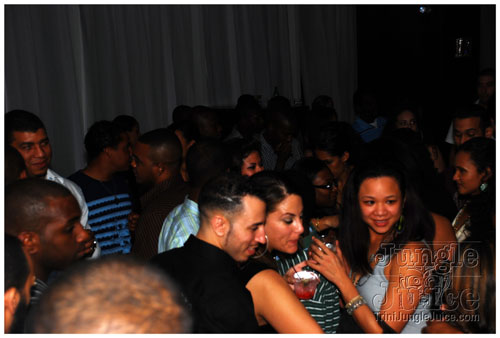 curious_the_rebirth_2008-018