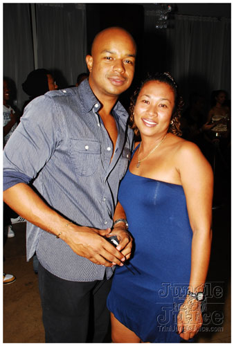 curious_the_rebirth_2008-019