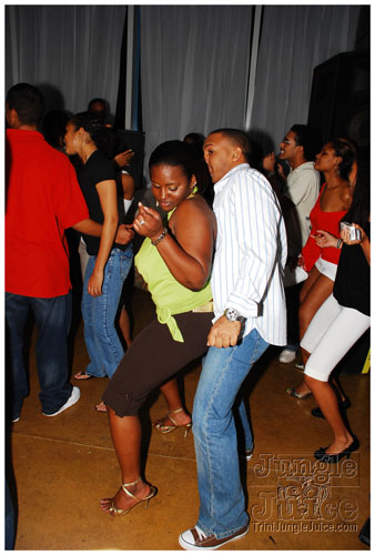 curious_the_rebirth_2008-024