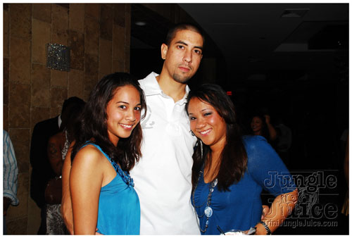 curious_the_rebirth_2008-029